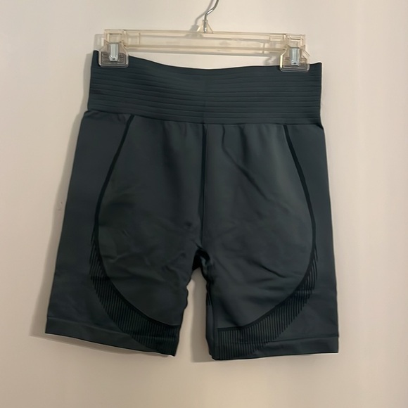 Workout Matching Set - Picture 5 of 7